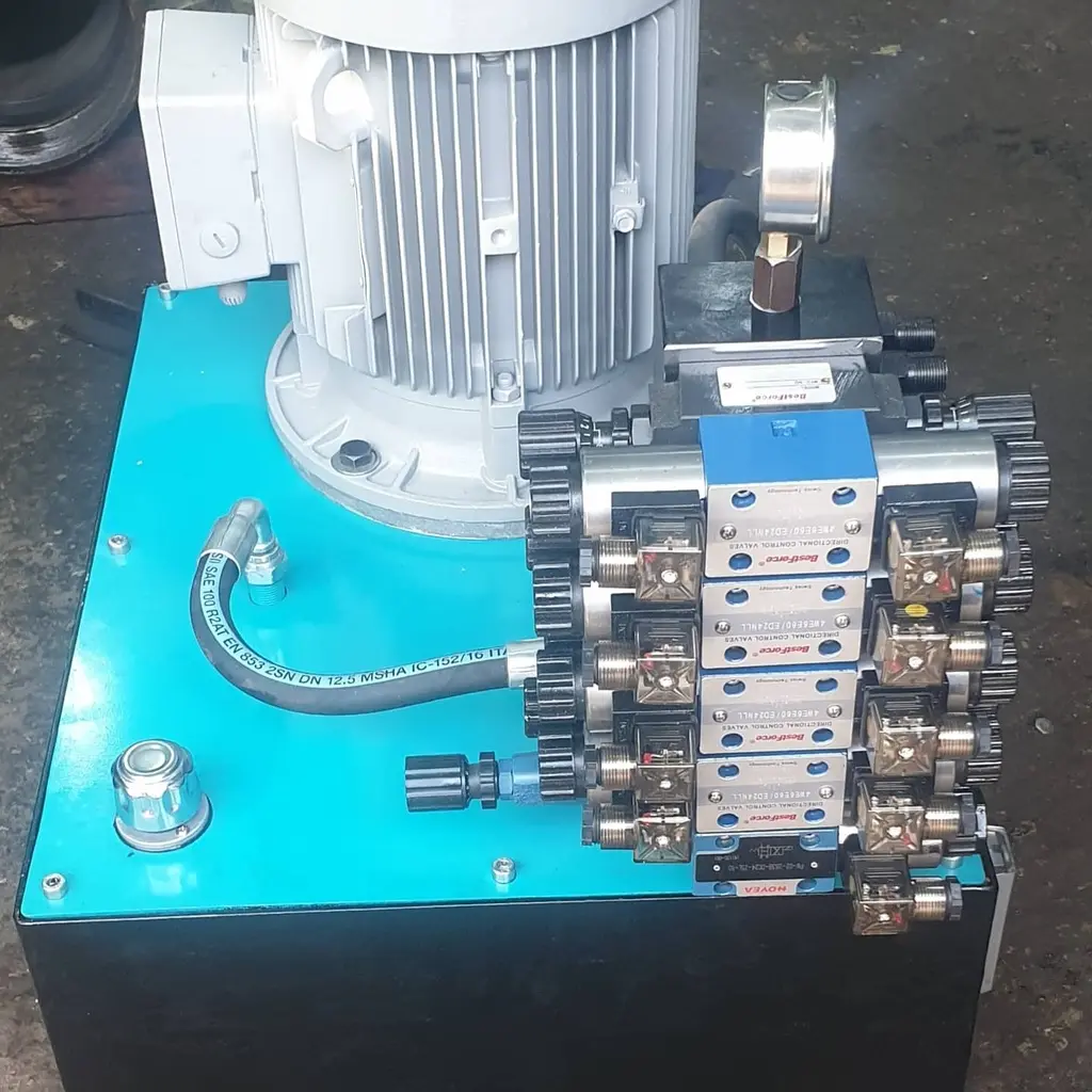 Hydraulic unit on request (ITALY).webp